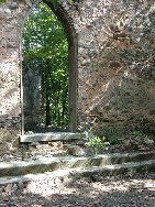 Front of Nesbitt Union Chapel Ruin